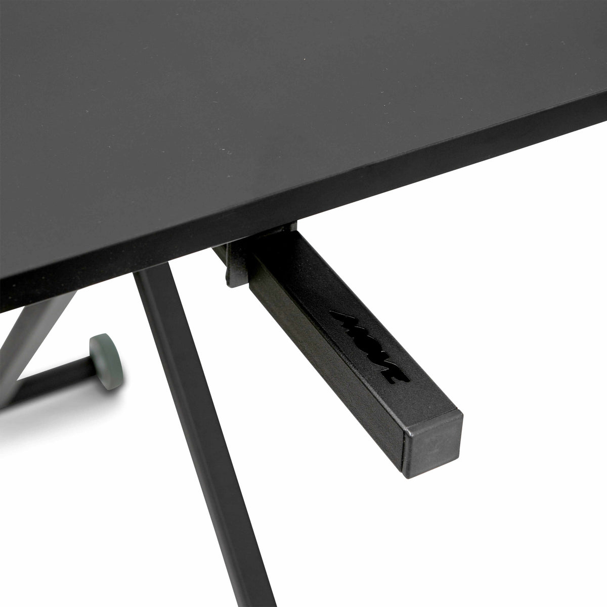Close-up of the frame joint and leg of the GetUpDesk Move desk